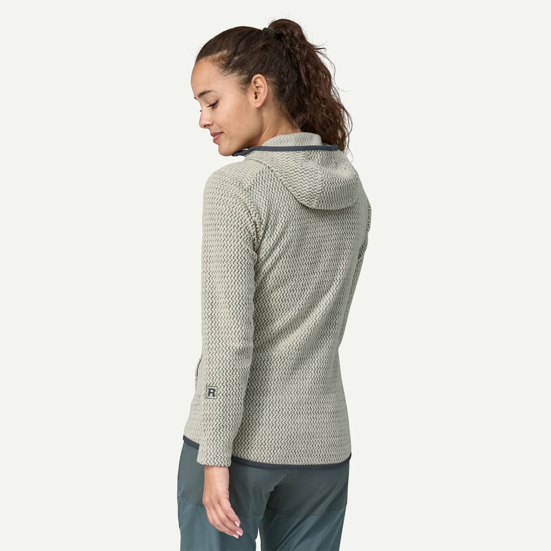 2025 Women's R1 Air Full-Zip Hoody - Image 3